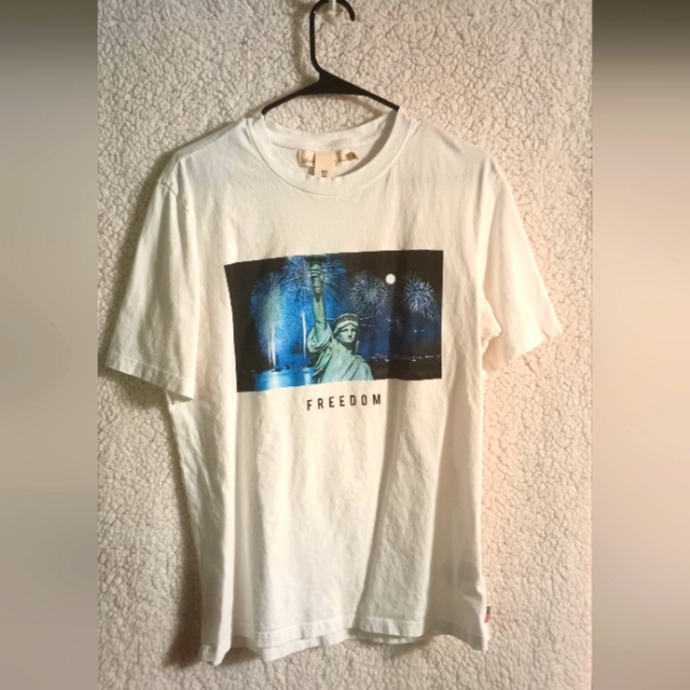 H&M Tshirt Men's Medium Freedom Graphic